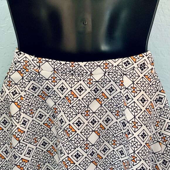 H&M Geometric Print High Waist Circle Skirt Size 2 - Picture 7 of 14
